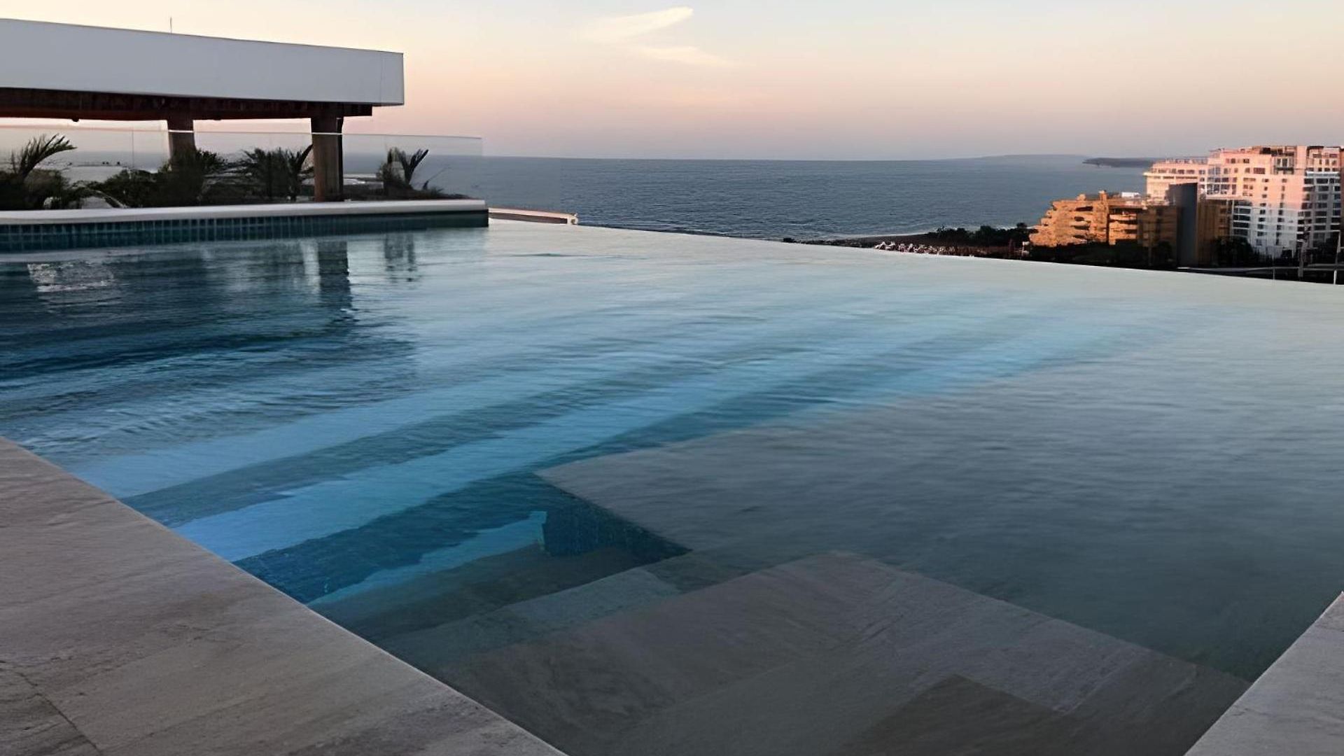 1 Frente A Playa De Morros. Piscina