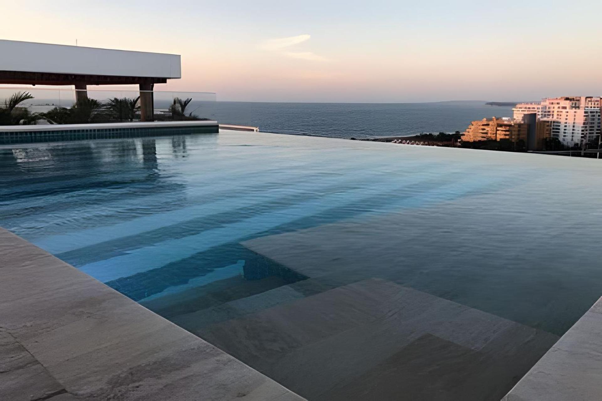 1 Frente A Playa De Morros. Piscina